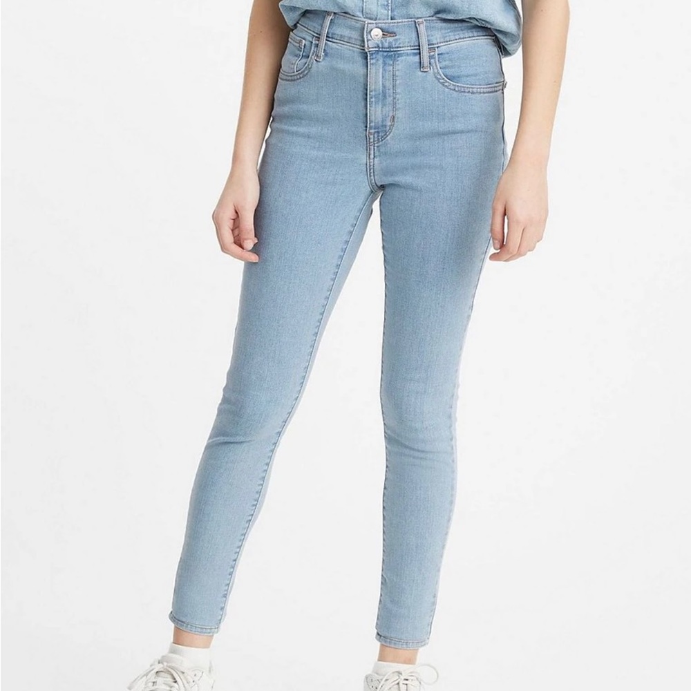 Levis Juniors 720 High -Rise Super Skinny Jeans